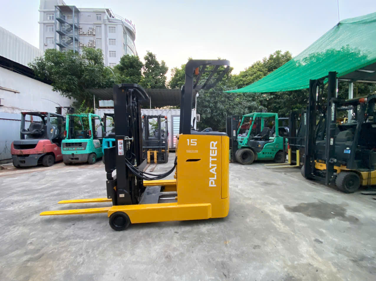 xe nâng điện đứng lái KOMATSU