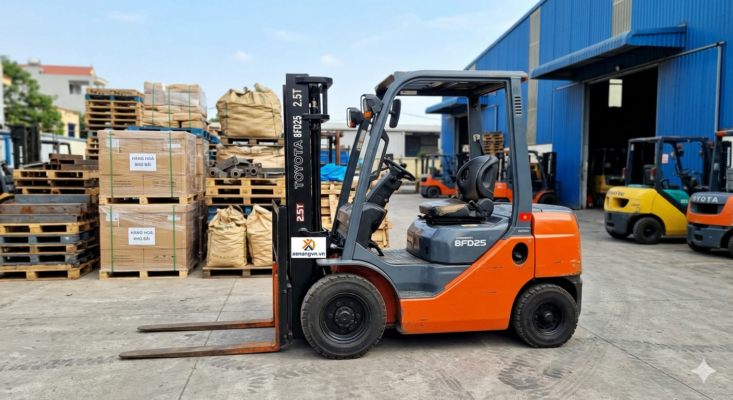 xe nâng toyota 2.5 tấn cũ