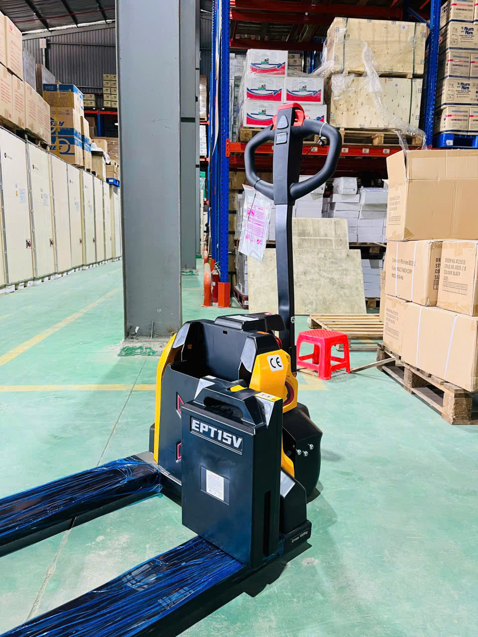 Xe nâng tay điện